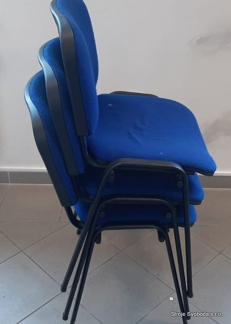 Židle modrá stohovatelná  (Zidle modra stohovatelna, 3 kusy (2).jpg)